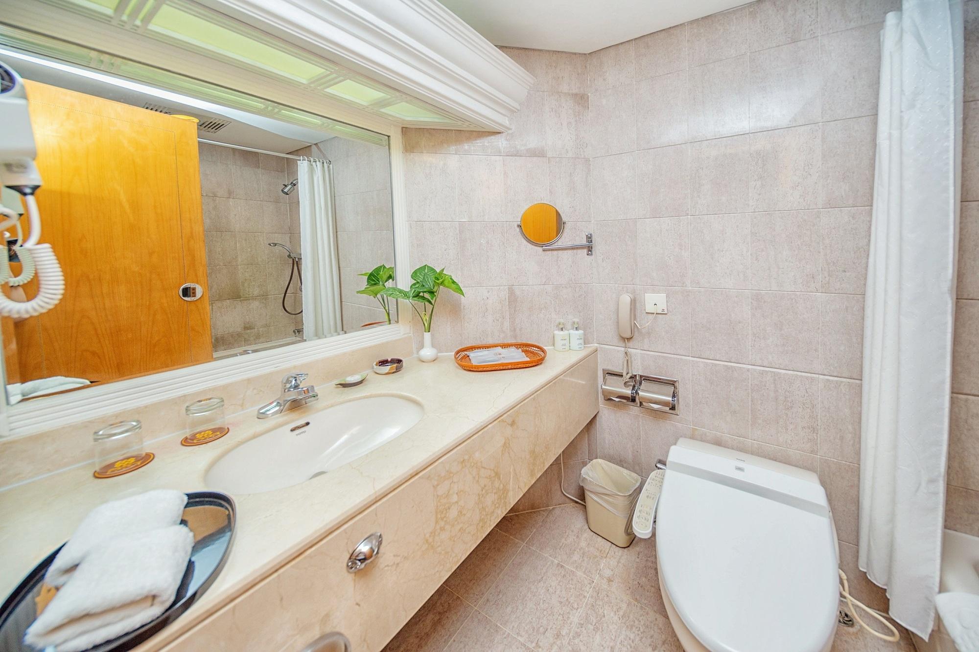 Hotel Silverland Dongguan  Esterno foto