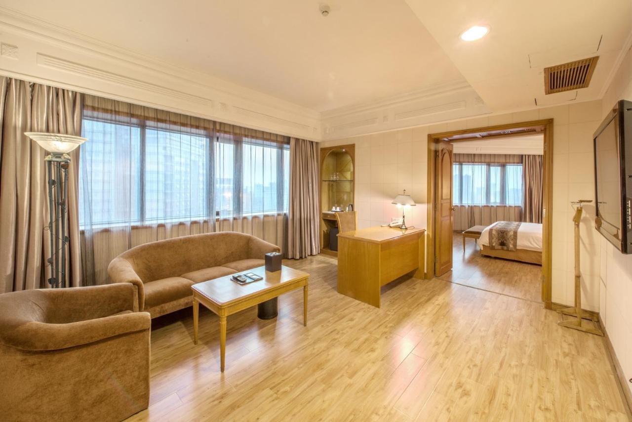 Hotel Silverland Dongguan  Esterno foto