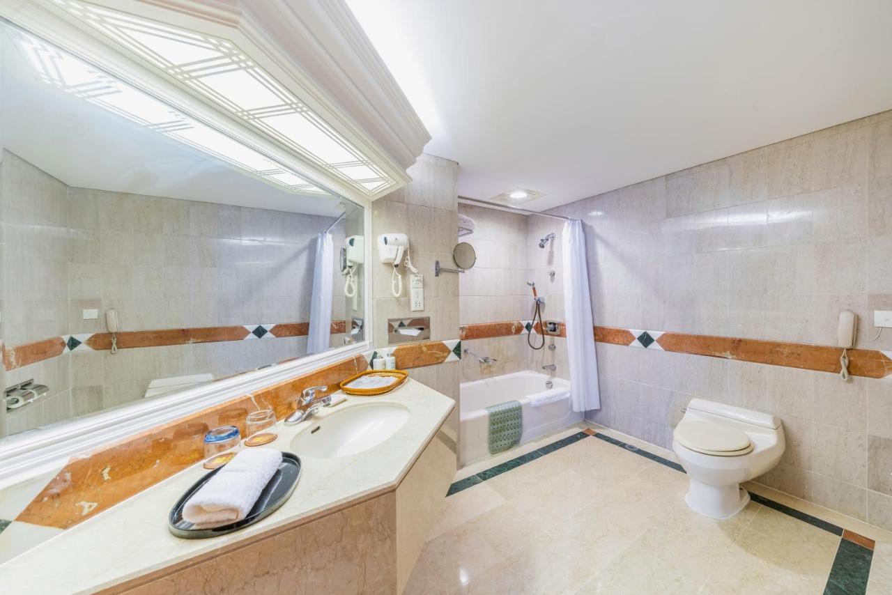 Hotel Silverland Dongguan  Esterno foto